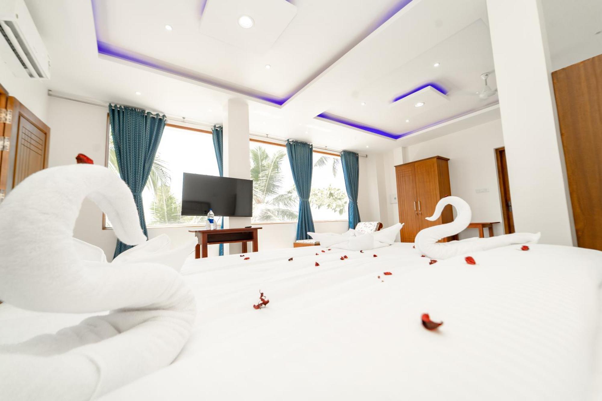 Skylar Seaview Beach Resort & Ayurveda Варкала Екстериор снимка