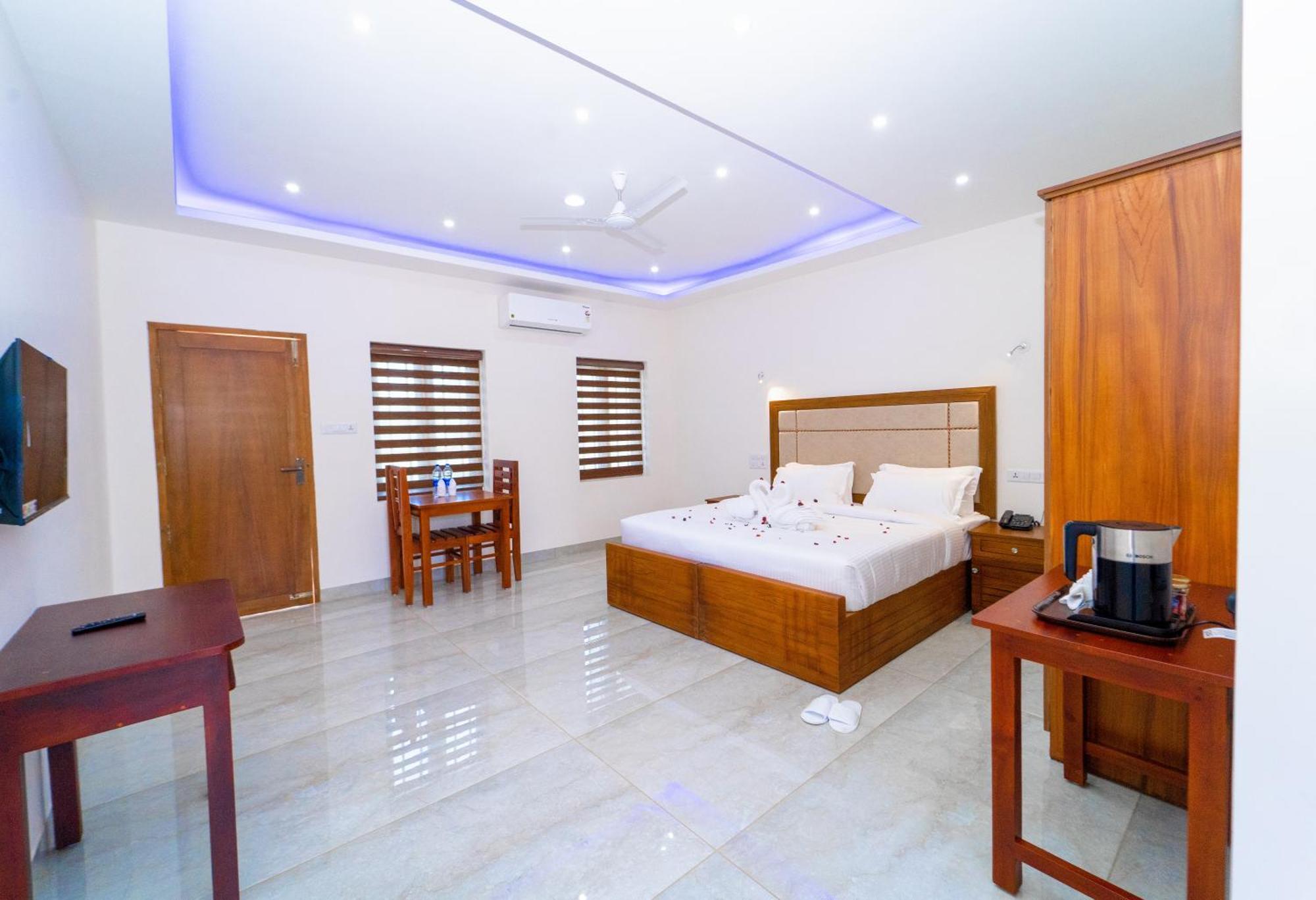 Skylar Seaview Beach Resort & Ayurveda Варкала Екстериор снимка